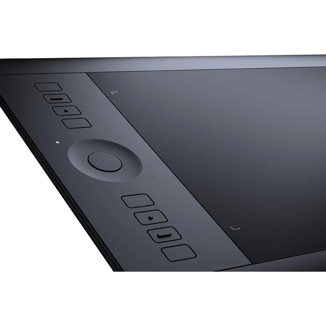 Wacom Intuos Pro Pen Medium Tablet - Black